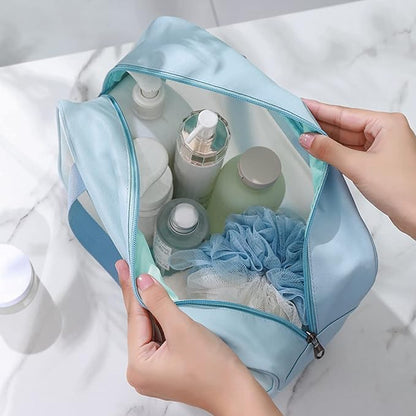 DECAWALL Washbag used for organizing toiletries during travel